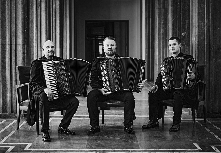 AUKSO x MOTION TRIO